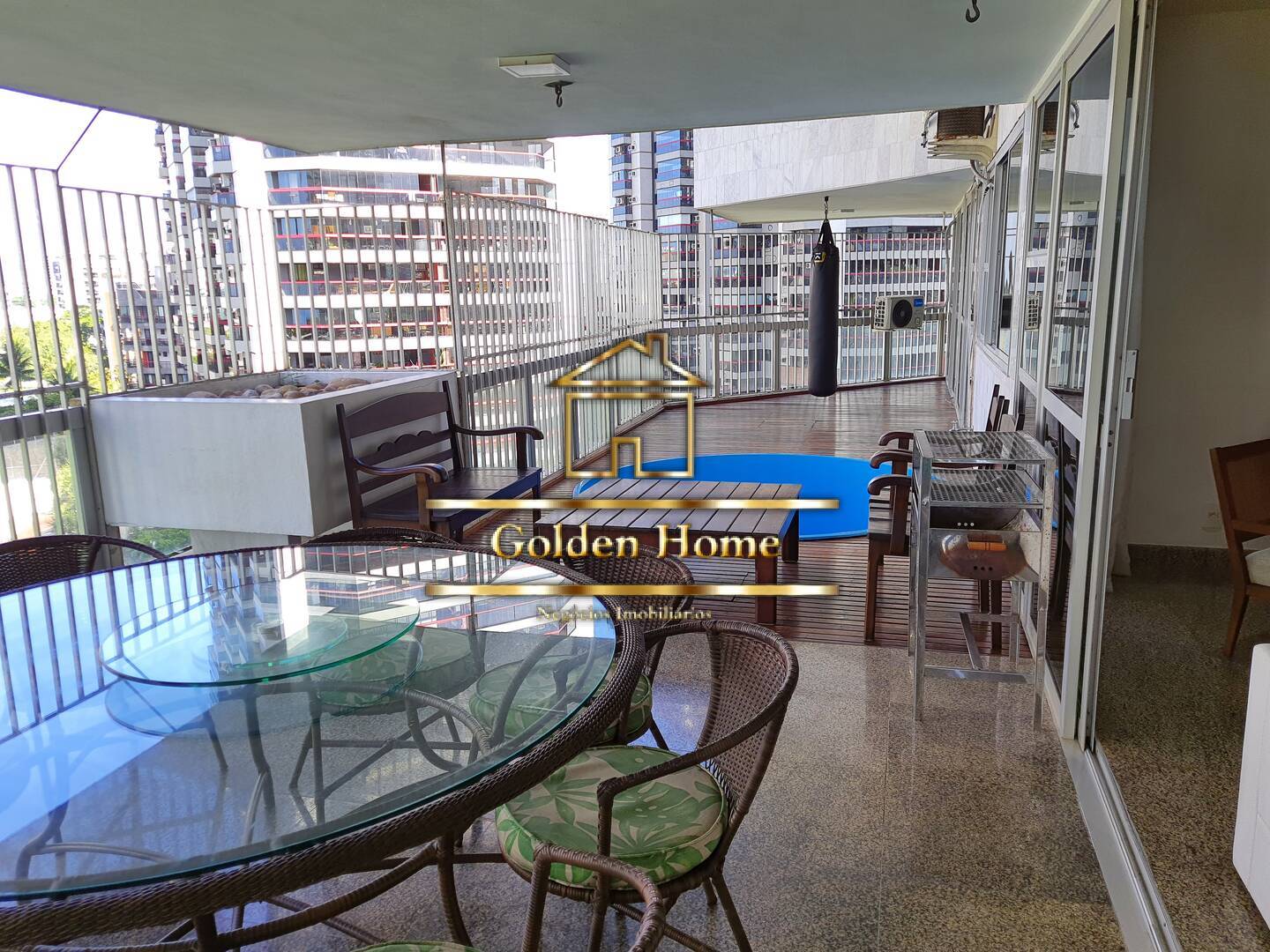 Apartamento para alugar com 3 quartos, 220m² - Foto 3